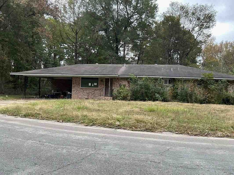 1st image of 1524 Pine Manor Dr