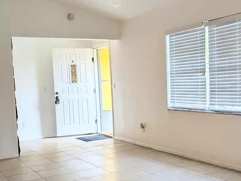 4550 Debbie Ln — Photo 3