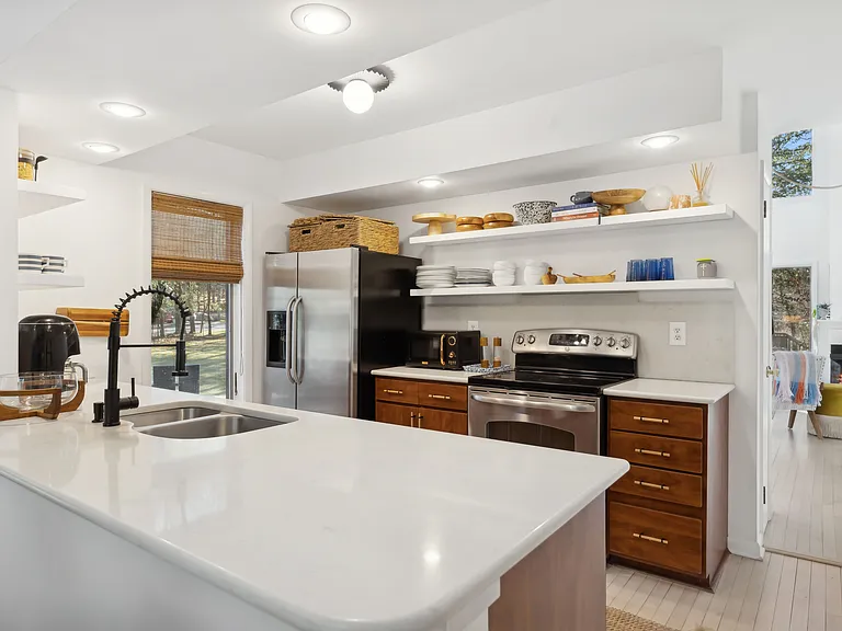 15 Mount Misery Dr — Photo 11