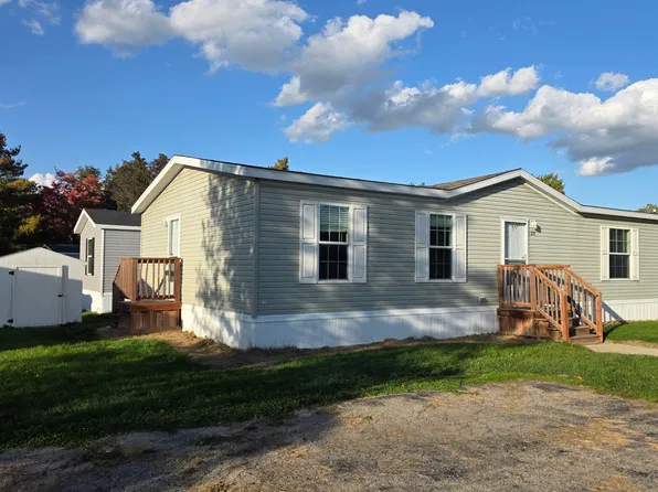 126 Scarlet Oak Ln #126B, Oxford, MI 48371