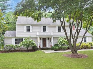 7 Queens Ln, Darien, CT 06820