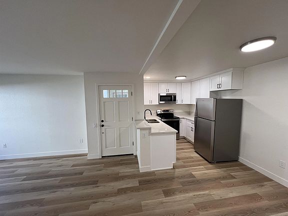 5th image of 3552 Sunset Ln Unit 22