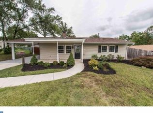 48 Midwood Ln, Levittown, PA