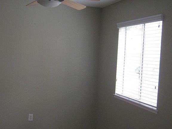 2nd image of 3042 Winfield Ave