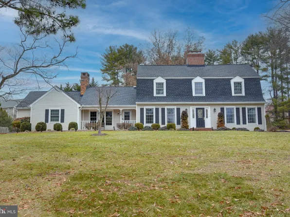 11218 Sweetwood Ln, Oakton, VA 22124