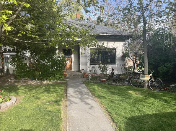 230 NE 3rd St, Hermiston, OR 97838
