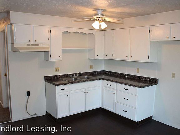 4th image of 3144 Lorain Dr