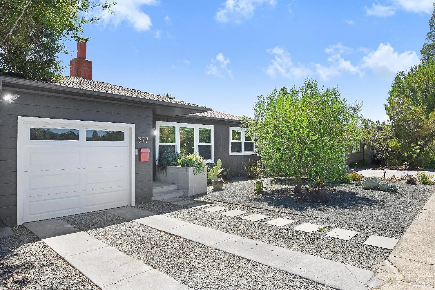 377 W Spain Street photo 1