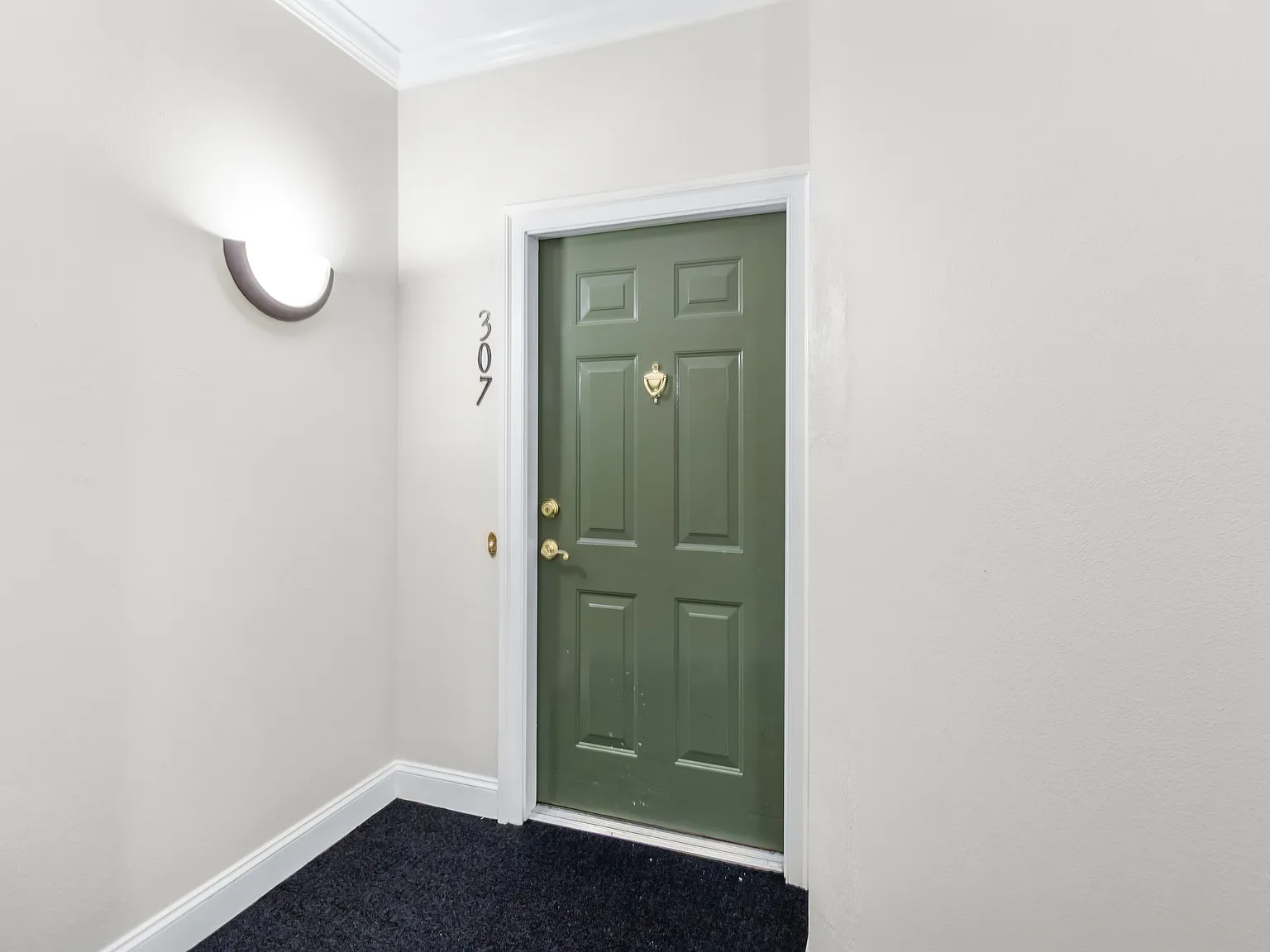 3 bed, 1900 sqft, $2,999 — Photo 3