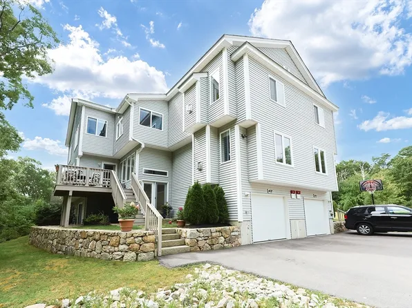 402 Old Bridge Ln Unit 402, Bellingham, MA 02019