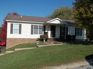 110 Franklin Square Dr, Dallastown, PA 17313