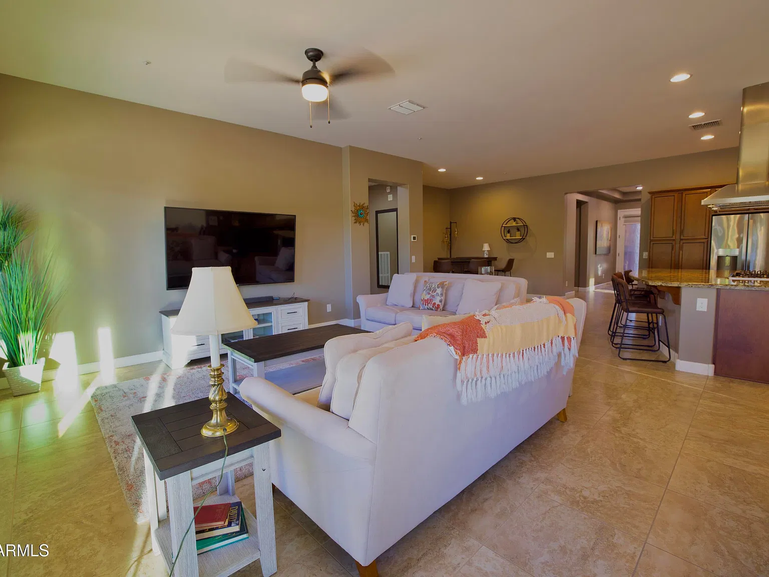 3 bed, 2.5 bath, 2044 sqft, $4,700 — Photo 3