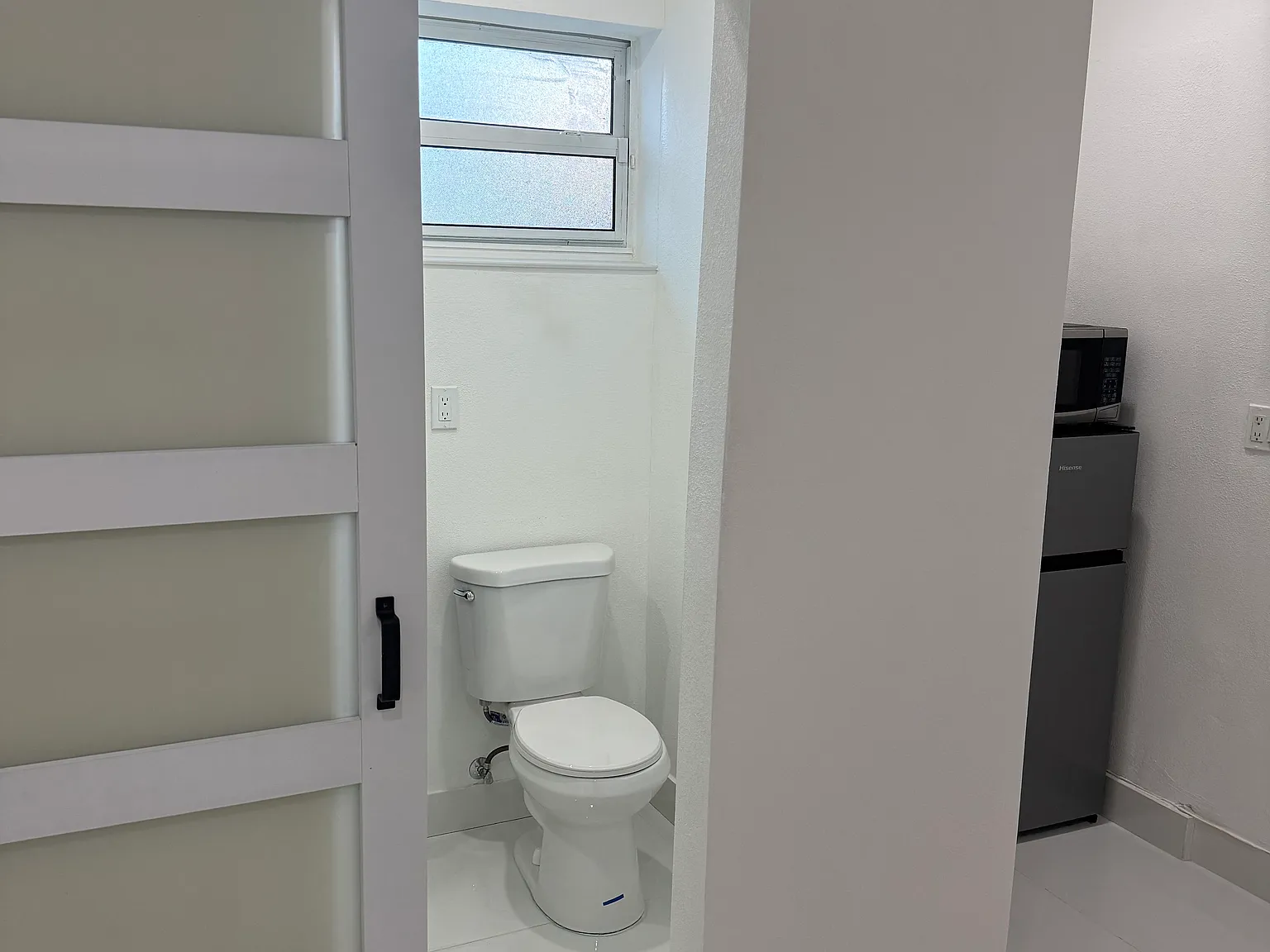 Studio, 350 sqft, $1,100 — Photo 4