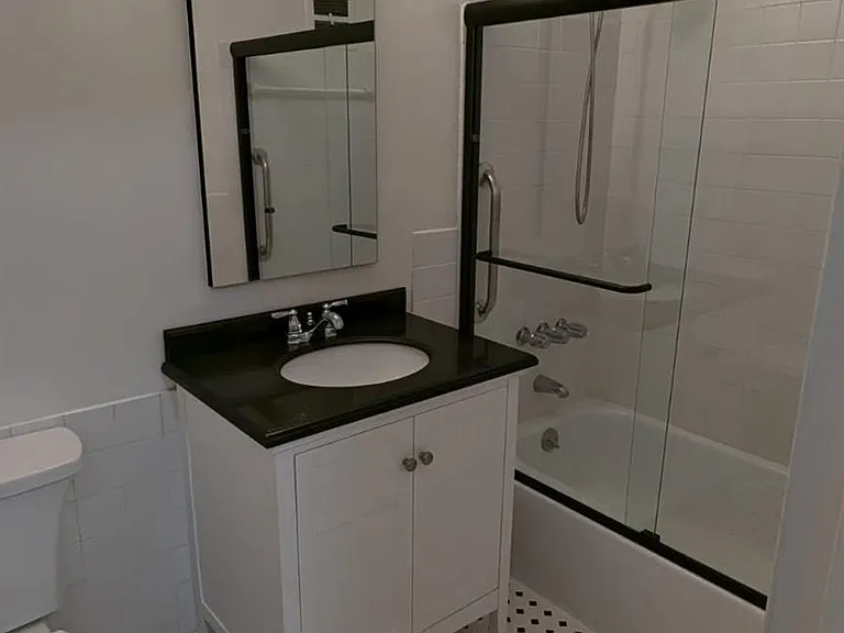 740 E Broadway #2F — Photo 11