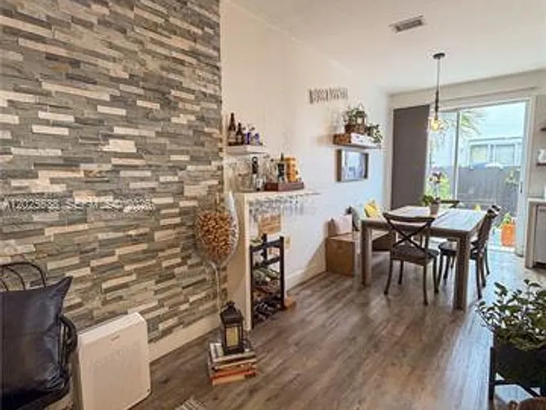 5420 NW 107th Ave #303 — Photo 3