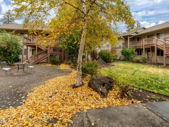 1031 SE 4th St APT 11, Bend, OR 97702