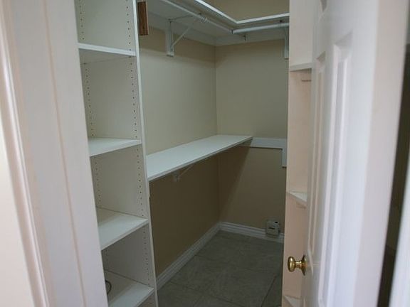 Large Walkin Closet