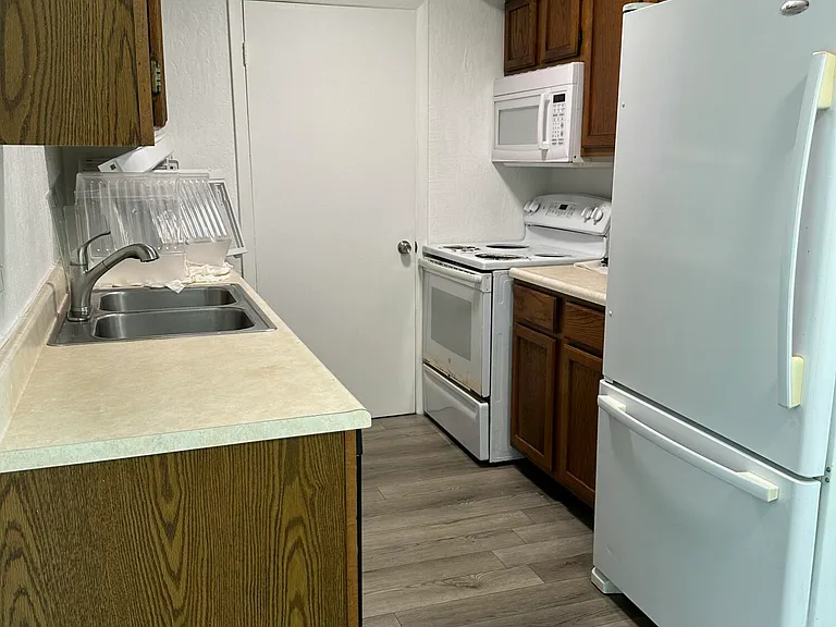 2130 Forest Knoll Dr NE #202 — Photo 6
