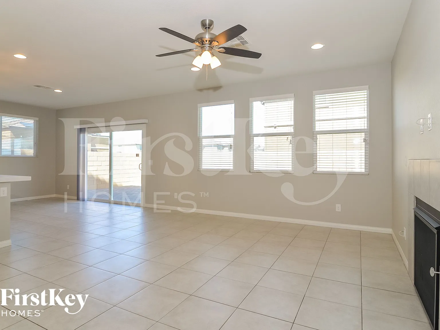 3 bed, 2.5 bath, 2272 sqft, $2,570 — Photo 3