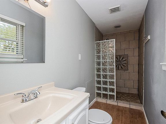 4th image of 6508 Charmaine Dr