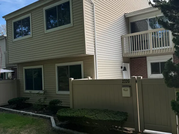 232 Springmeadow Dr Unit G, Holbrook, NY 11741