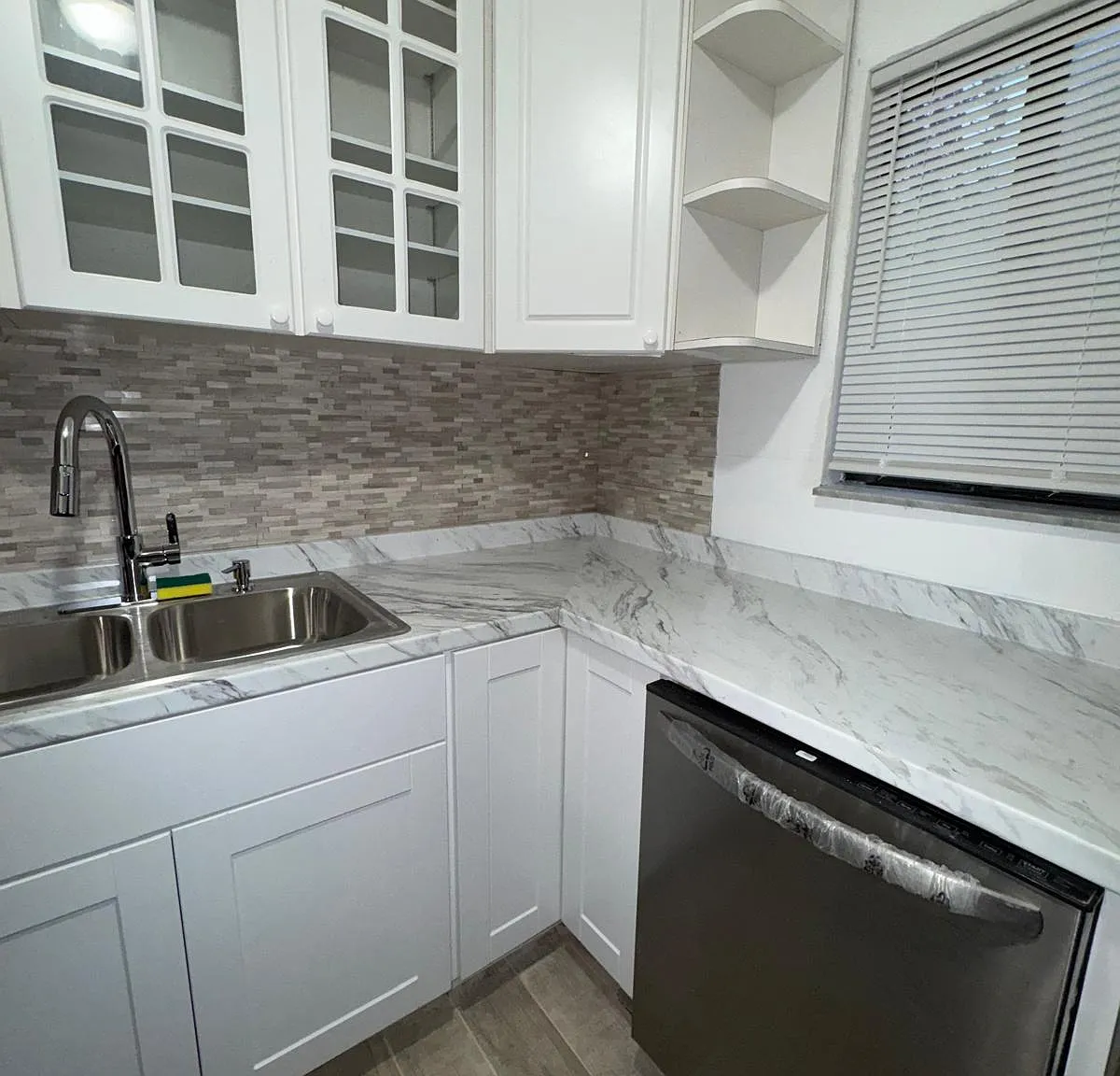 2 bed, $1,525 — Photo 4