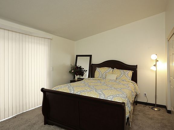 3rd image of 125 Portland Ave APT 4