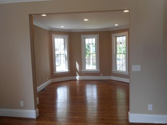 3rd image of 6408 Lloyd Ave