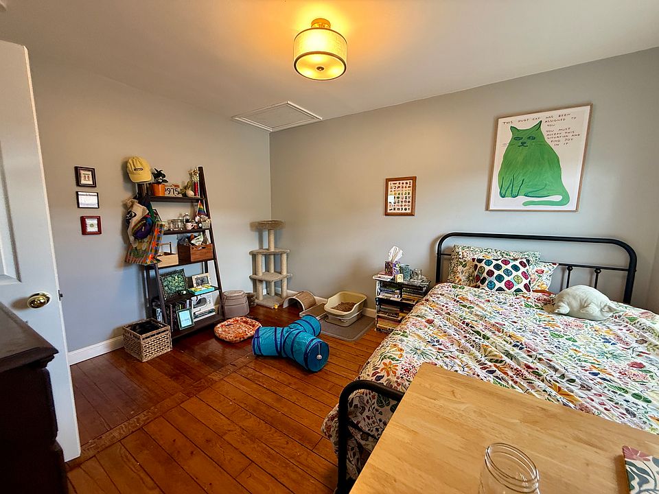 1st image of 17 Amy St #3R