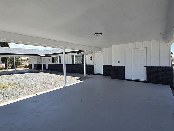 3rd image of 1083 E Calvada Blvd APT B