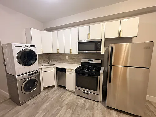 207 Webster Ave Photo 1