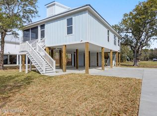 206 Piney Ridge Rd, Waveland, MS 39576