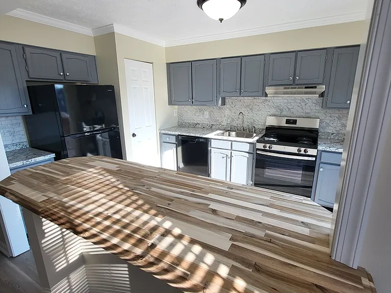 26 Sylvan Park Ct — Photo 2