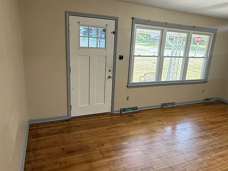 110 Willow St — Photo 18