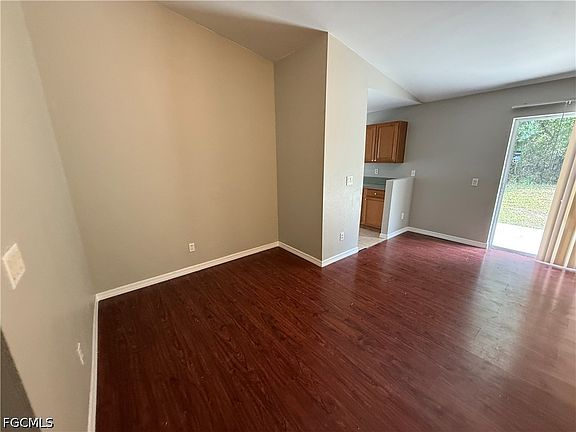 3rd image of 4425 29th St SW