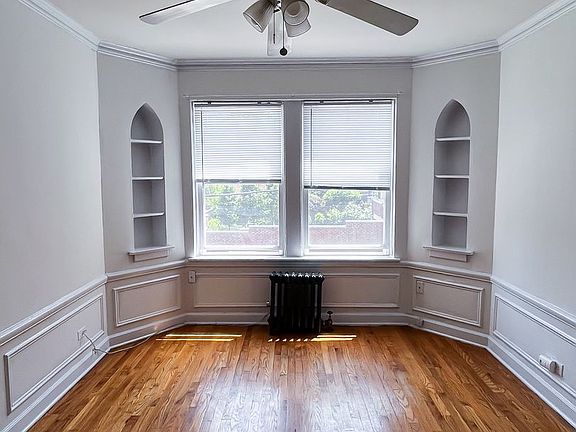 3rd image of 4545 N Beacon St #209