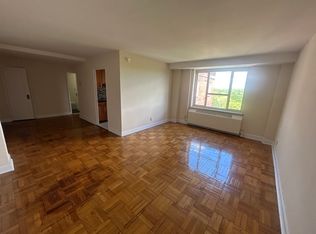 75-22 185th St #5D, Fresh Meadows, NY 11366