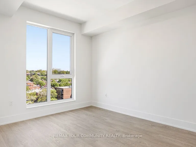 858 Dupont St #823 — Photo 16