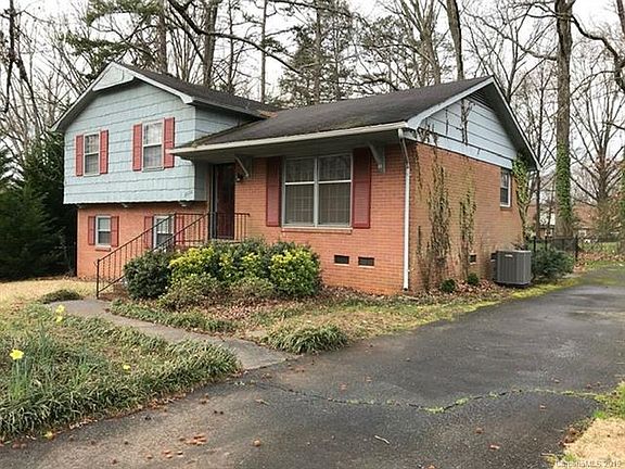 3rd image of 6632 Lynmont Dr