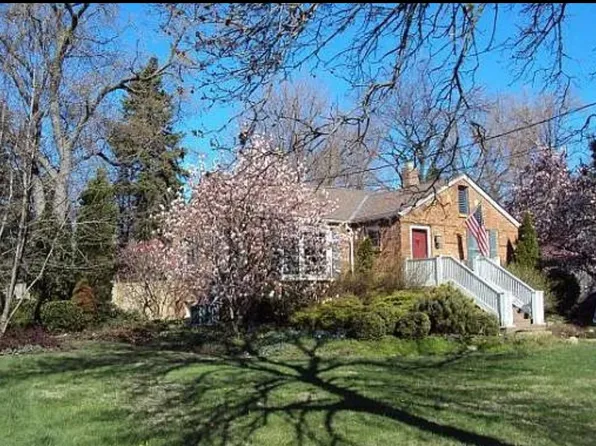 500 N Grant St, Westmont, IL 60559