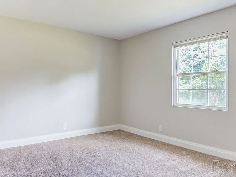 Grandview Apartment Homes — Photo 16