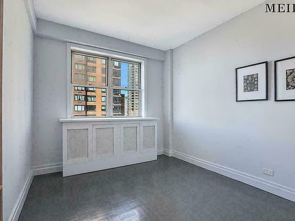 4th image of 345 W 58th St APT 15P
