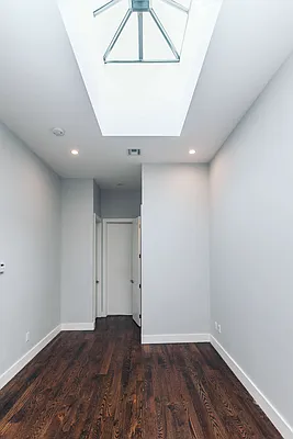 Rented by Nooklyn NYC LLC | media 48