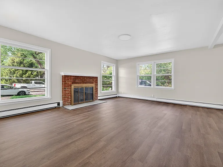 2206 S Courtland Ave — Photo 4
