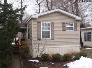 155 Spruce Ln, Mentor, OH 44060