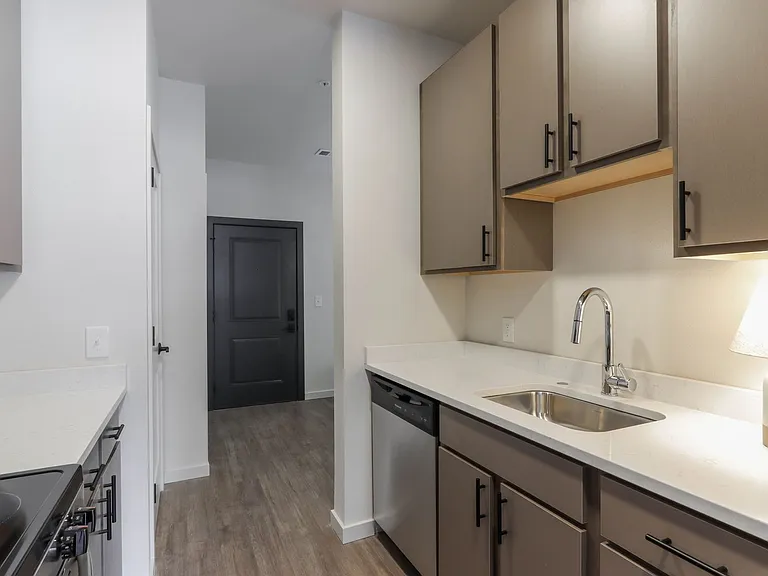 1331 S 8th Ave — Photo 4