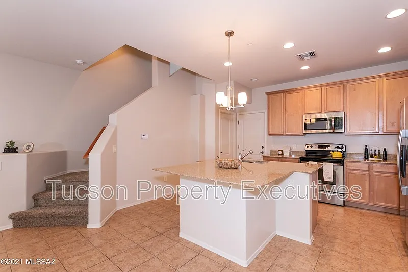 Building Photo - 2442 E Emerald Moon Dr #1