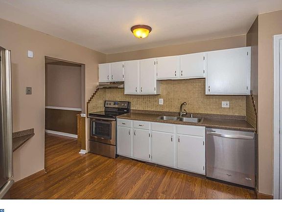 3rd image of 3422 Pebble Beach Dr