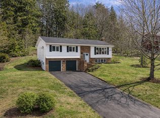 212 Howe Ave, Fall River, NS B2T1H7