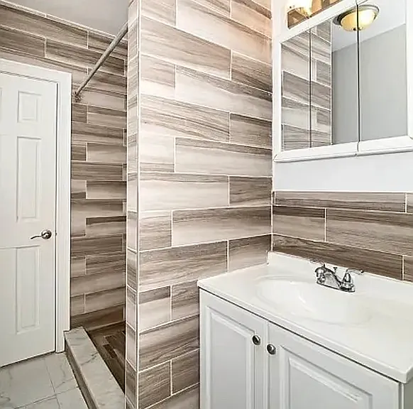 243 E 18th St #22A — Photo 5